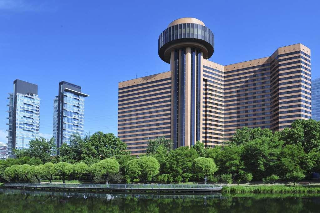 The Kunlun Hotel