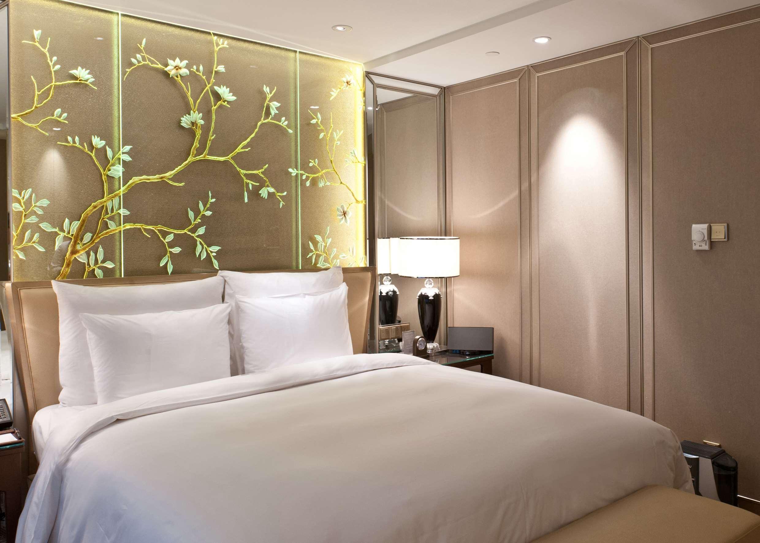 The Kunlun Hotel