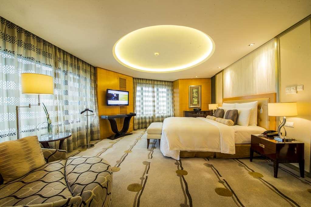 The Kunlun Hotel 5*